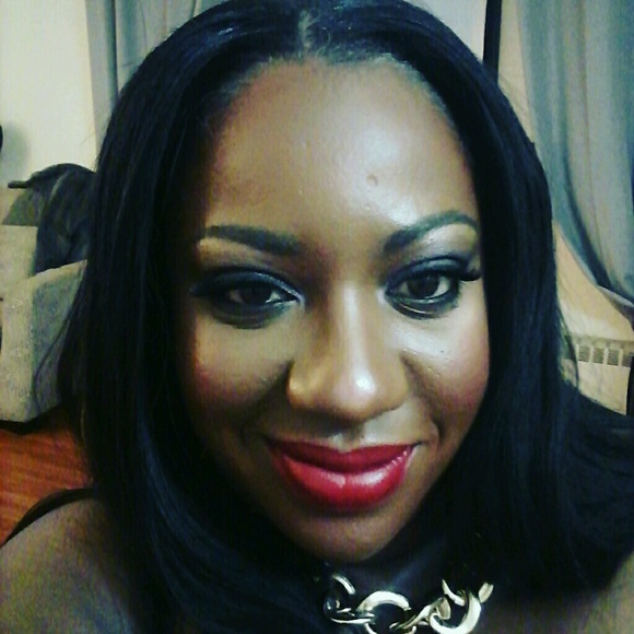 Meet your Posher, Vanessa - Picture 1 of 1